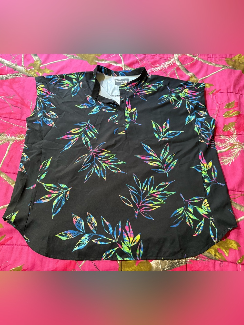 Butter-soft Black Tropical-Print Short Sleeve Scrub Top